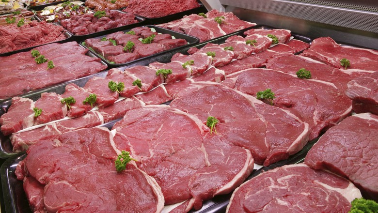 O volume de carne bovina exportada pelo Brasil aumentou 24% de fevereiro para março (Foto: Thinkstock)